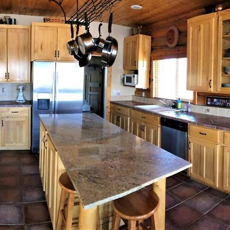 Red Rock Ranch Log Cabin: Large, Fully Furnished Escalante Bagian luar foto
