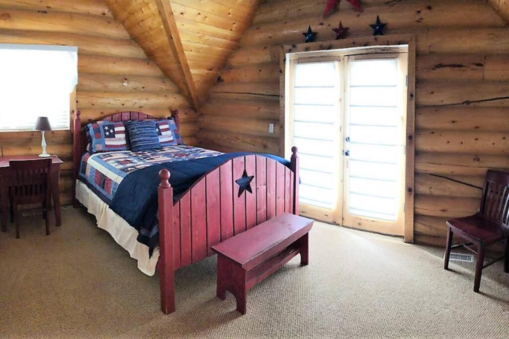 Red Rock Ranch Log Cabin: Large, Fully Furnished Escalante Bagian luar foto